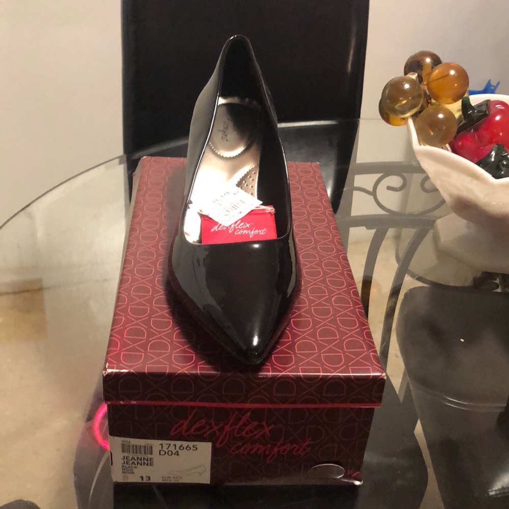 Black pumps size 13